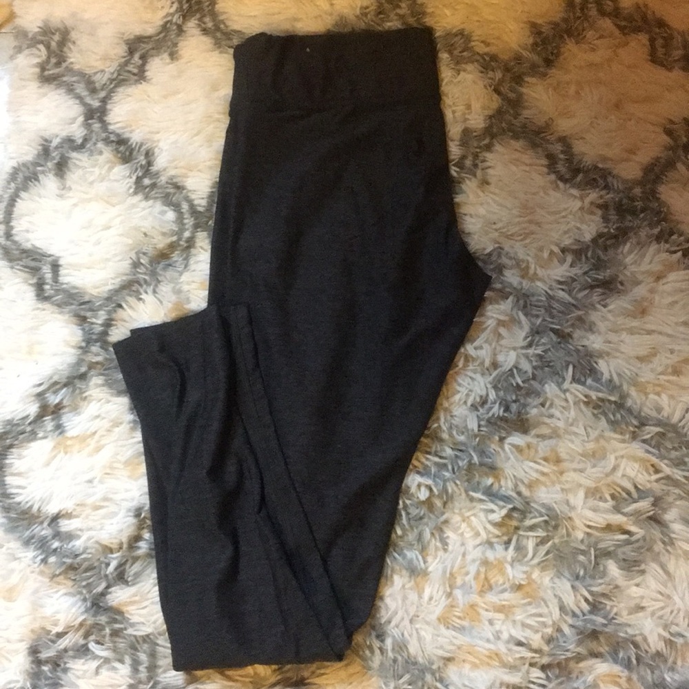 PINK Ultimate Yoga leggings